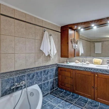Korini With Swimming Pool Villa Achlades