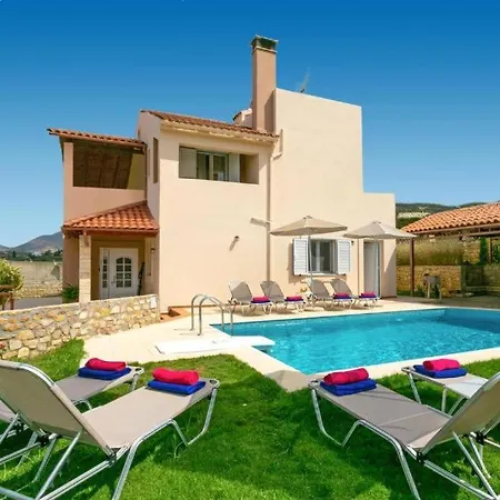 Korini With Swimming Pool *