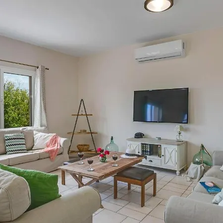 Korini With Swimming Pool Villa Achlades