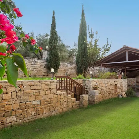 Korini With Swimming Pool